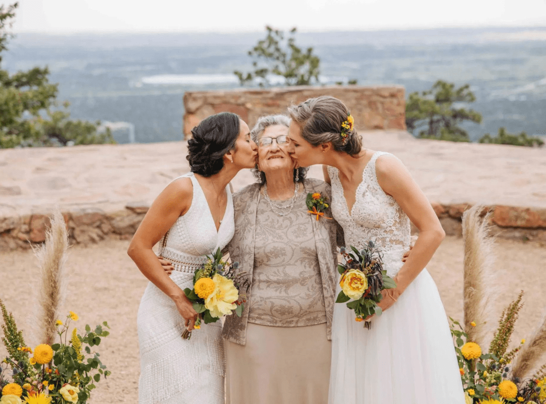 Erin-Witt-Photography-PNW-Weddings-LGBT-PNW-Wedding-Photographer-min