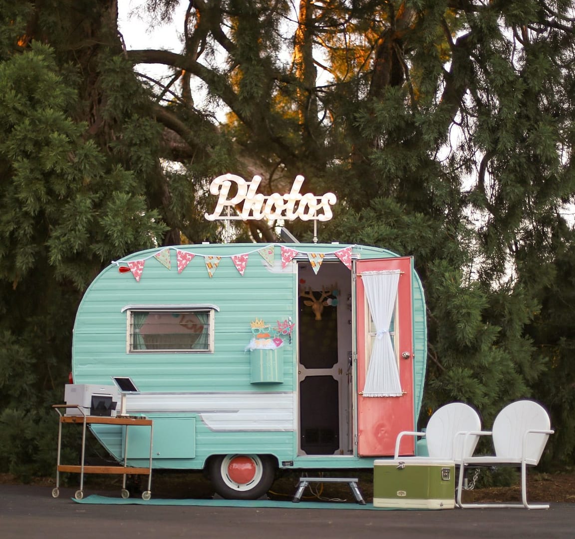 hammie the photo booth camper pnw weddings oregon-min 3 Birds Caravan - Mobile Bridal Suite - Bride Getting Ready-min