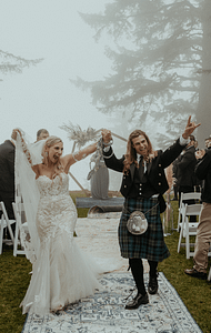 Emett Joseph Photography - PNW Weddings - Photographer - Oregon Washington - Fog White Chairs Arm Sleeves Rock On Vintage Aisle Runner Cheers Wooden Arch-min