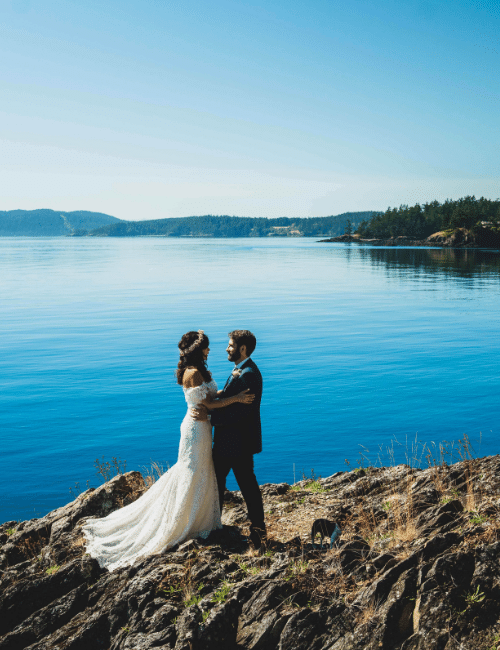 Orcas Photo & Video - PNW Weddings - Couple On Jedy-min 3 Birds Caravan - Mobile Bridal Suite - Oregon-min