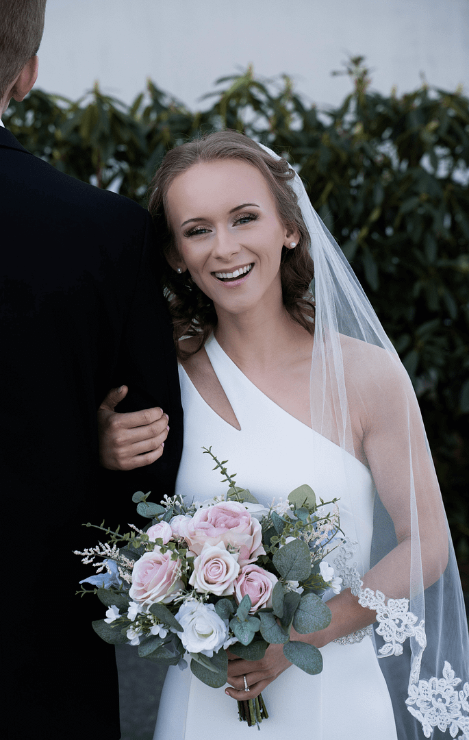 Fabulous You Makeup By Jessica - PNW Weddings - Wedding Makeup Artist - Oregon Washington - Brown Eye Shadow Pink Bouquet Pearl Earrings Long Veil-min