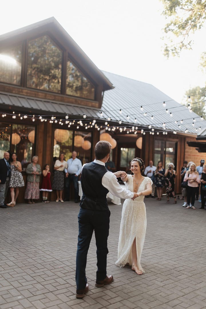 Listing2 - Portrait (2)-min 3 Birds Caravan - Mobile Bridal Suite - Oregon-min